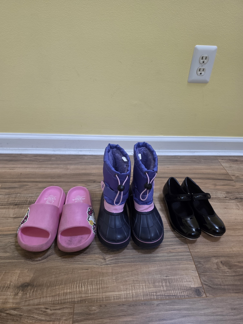 Bundle Shoes Little Girl Winter Boots, Dancing Shoes, Sanrio Flats